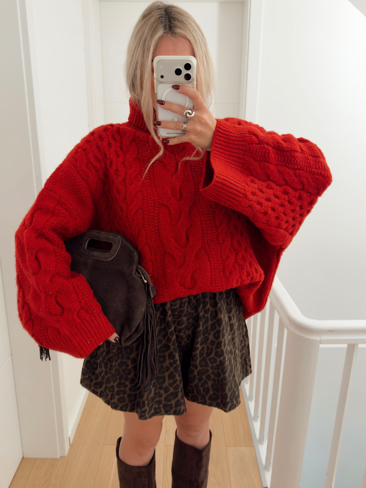 Short LYNNA