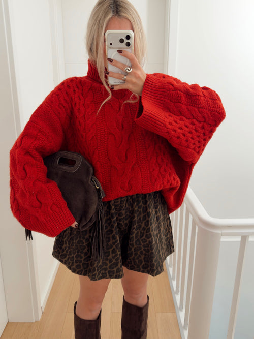 Short LYNNA
